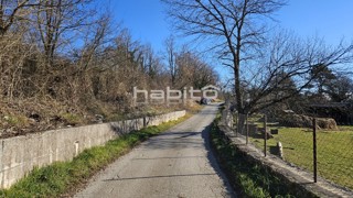 Motovun 9 km - PRILOŽNOST! Zazidljivo zemljišče na izredno mirni lokaciji