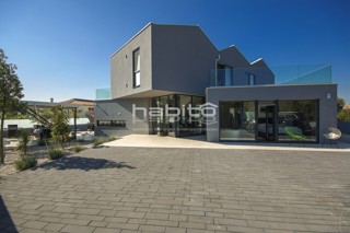 Okolica Poreča - Luksuzna moderna vila s 5 spalnicami