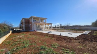 Poreč okolica - mediteranska vila na robu urbanizirane cone