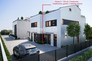 Poreča - Vrstna hiša le 2 km od morja