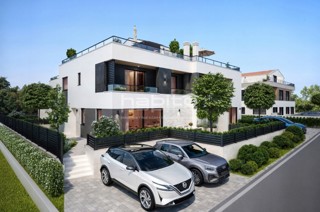 Poreča - Vrstna hiša le 2 km od morja