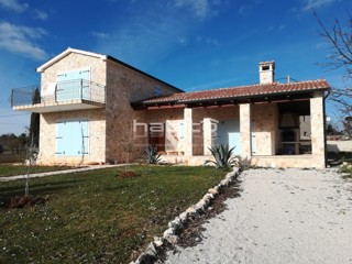 Poreč 7 km - Samostojna kamnita hiša blizu mesta