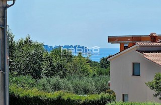 Poreč - NOVOGRADNJA, Stan na 1. katu 600 m od plaže, POGLED MORE