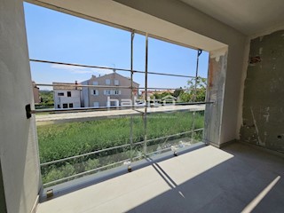 Poreč - NOVOGRADNJA, Stan na 1. katu 600 m od plaže, POGLED MORE