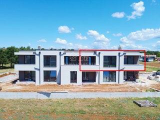 Stanovanje z bazenom v novogradnji 4 km od Poreča