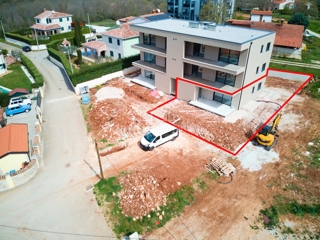 Prostoren 400m2 vrt in kakovostno stanovanje v novogradnji s čudovitim razgledom