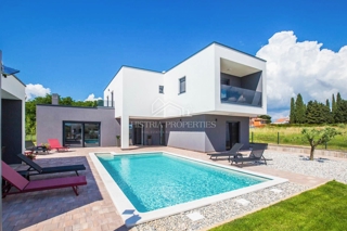 Nova vila modernega dizajna, popolnoma opremljena, na iskani lokaciji