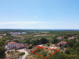 Panoramski pogled na morje in atraktivna lokacija s sodobnim projektom, pripravljenim za gradnjo