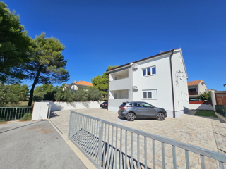 Prostorno štiriprostorsko stanovanje z vrtom - novogradnja