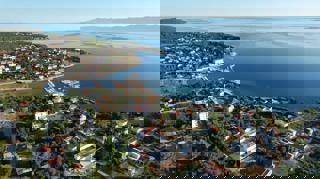 Fantastično zemljišče ob morju