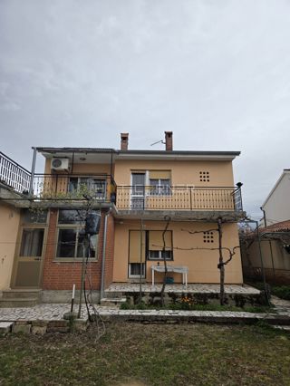 Štinjan - prostorna družinska hiša