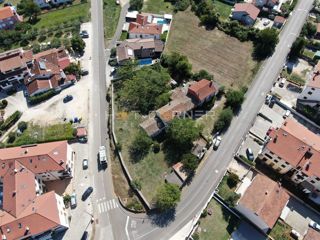 Gradbena parcela 1355m2 z objektom 206m2