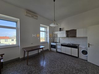 Stanovanje Centar, Pula, 67m2