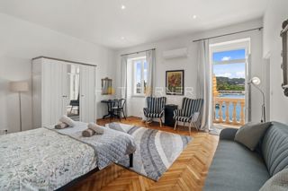 Rovinj, prva vrsta do morja, 2 stanovanji v enem