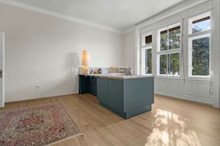 Elegantno stanovanje v Villi Minz, 147 m², razgled na morje