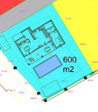 Gradbeno zemljišče s pravnomočnim gradbenim dovoljenjem in priključki – Krnica(ISTRA)