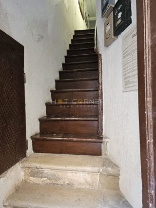 Redka priložnost v srcu Rovinja