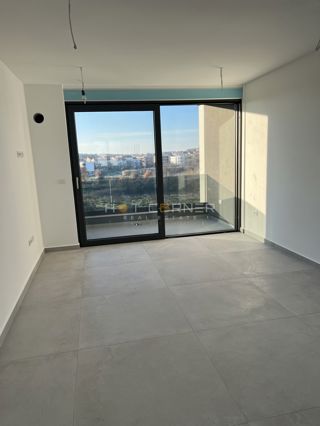Pula, Valdebek, prekrasen penthouse, 3 spalnice, 2 terasi