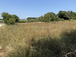 Medulin, Šaraje, zazidljivo zemljišče 1 km od morja