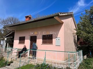 Jadreški, Pula, zazidljivo zemljišče v velikosti 2000 m2 s hiško v velikosti 40 m2