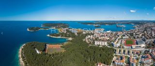 Pulj, Sisplac, luksuzno stanovanje na elitni lokaciji 300 m od plaže, 2 spalnici, jugovzhod, garaža