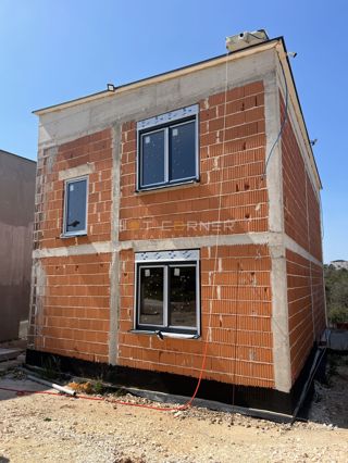 Medulin, 650 m od plaže, 1. nadstropje, 2 spalnici, pogled na morje