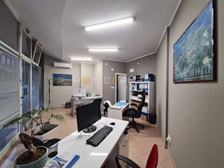 Poslovni prostor Centar, Pula, 25m2