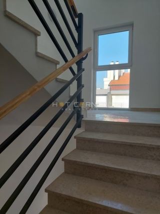 Monvidal/Šijana, novogradnja, dvigalo, južna stran, 1 spalnica, terasa