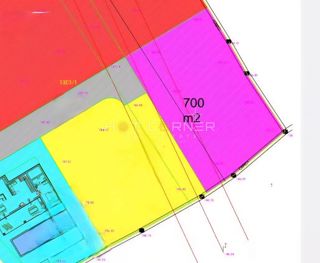 Gradbeno zemljišče s predhodno predloženim idejnim projektom za pogoje – Krnica