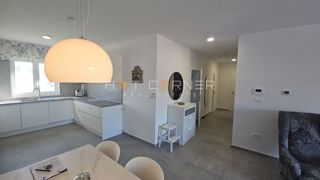 Pula, širše mestno središče, vrhunski penthouse, 3 spalnice, UPORABNO DOVOLJENJE