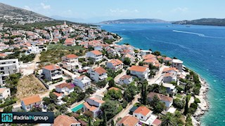 Hiša, PRVA VRSTA DO MORJA (3 apartmaji) – SEGET VRANJICA / video / preberi opis