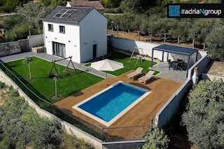 Kaštela, MEDITERANSKA HIŠA (novogradnja) INTIMA - preberite opis / VIDEO