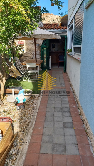 Stan, prodaja, Šibenik in okolica, Brodarica, 90 m2, 2,5-prostorsko (2P+DB)