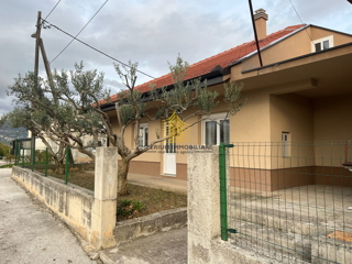 Hiša, Prodaja, Split, Mejaši, 192m2, Samostojna