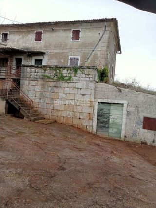 Polovično Zgrajena Avtohtona Istrska Hiša v Bližini Baderne