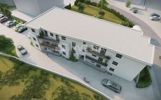 Štinjan, garsonjera v 1. nadstropju novogradnje, parkirišče, blizu morja