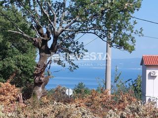 Okolica Labina, gradbeno zemljišče 1615 m2 s pogledom na morje