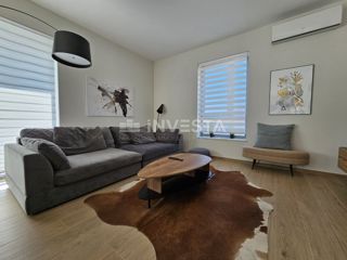 Prostoren in moden apartma s bazenom v Puli.