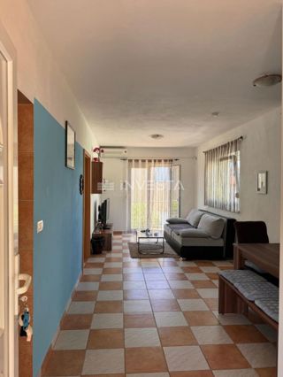 Hiša s tremi apartmaji v Fažani – 250 m od morja, idealna za bivanje in najem