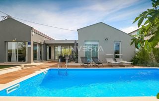 Poreč okolica, pritlična hiša z bazenom