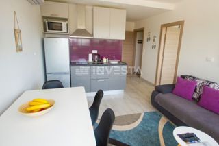 Pulj, Veruda - Stanovanje na frekventni lokaciji, 900m od morja, 61m²