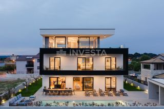 Pula, Luksuzna Vila 420 m² s Pogledom na Morje