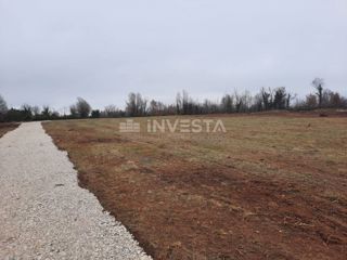 Kmetijsko zemljišče v bližini centra Vodnjana