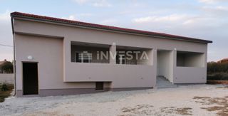 Hiša Škatari, Pula, 205m2