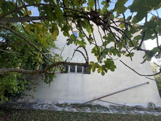 Fažana, Valbandon dvonadstropna hiša z garažo