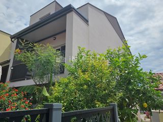 Pula center, popolnoma opremljena nova hiša z garažo