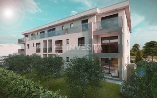 Štinjan, enosobno stanovanje v 1. nadstropju novogradnje, parkirišče, blizu morja