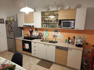 Pula center, dvosobno stanovanje v 1. nadstropju, 68 m2, garaža