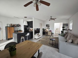 Medulin, Volme dvonadstropni dvosobni apartma 108 m², 500 m od plaže.