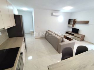 Stan s 2 spalnicama, terasa, parkirišče, blizu morja in Fažane.